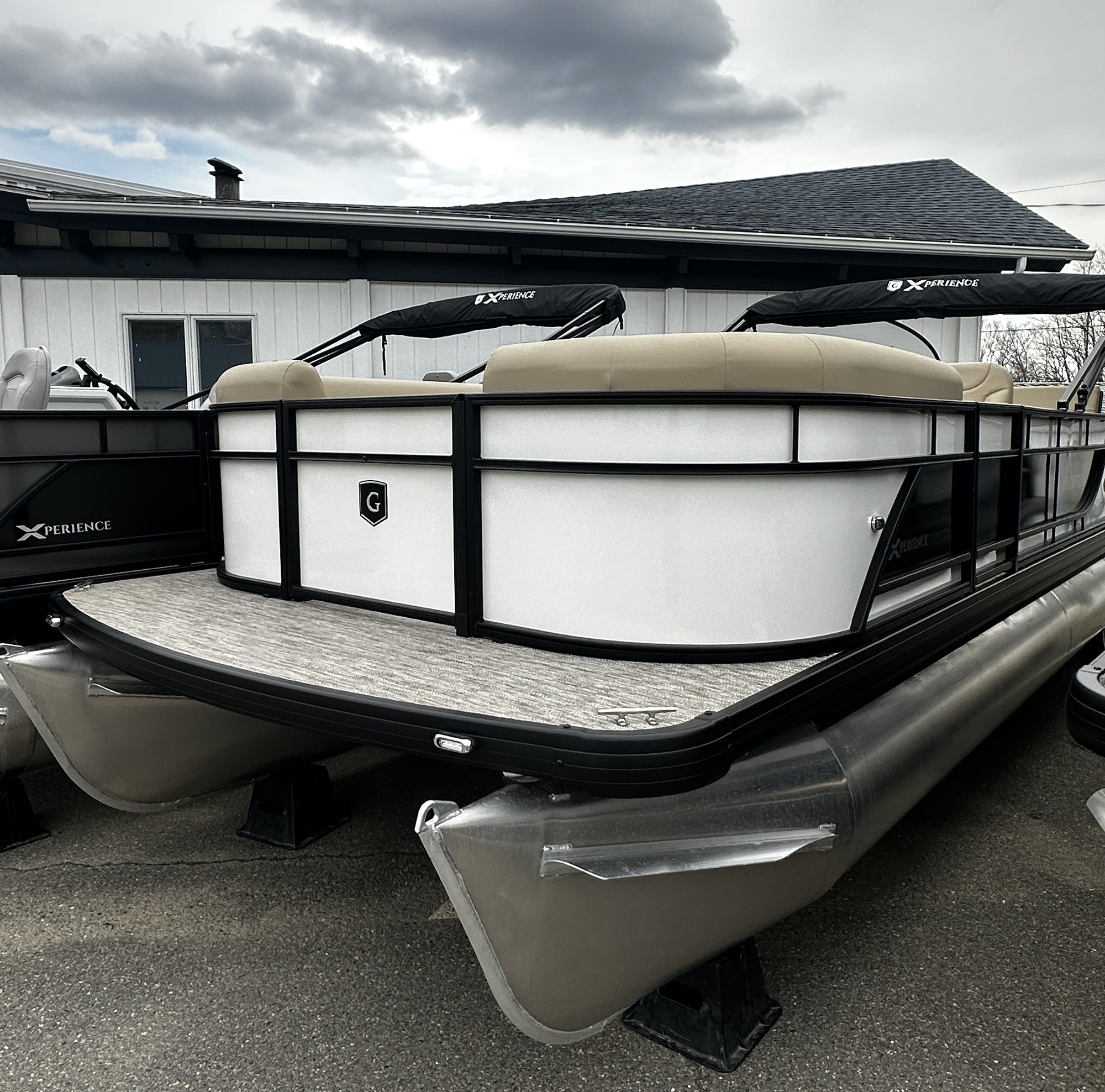 2026 Godfrey EX2286SFLX - Pearl White/Black