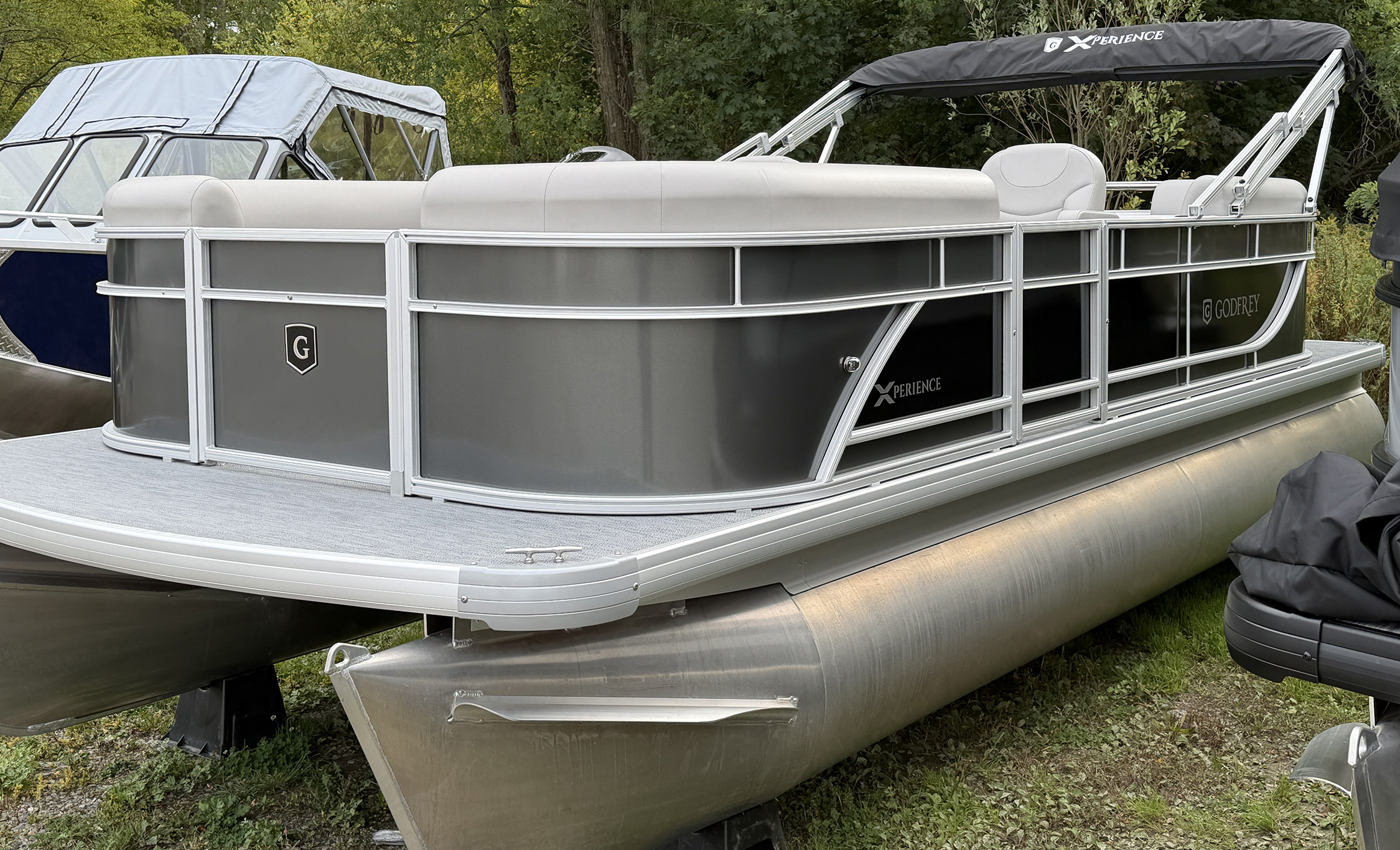 2026 Godfrey EX2086SBX - Charcoal/Black