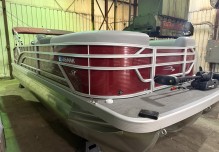 2024 Bennington 22SVSB Triple